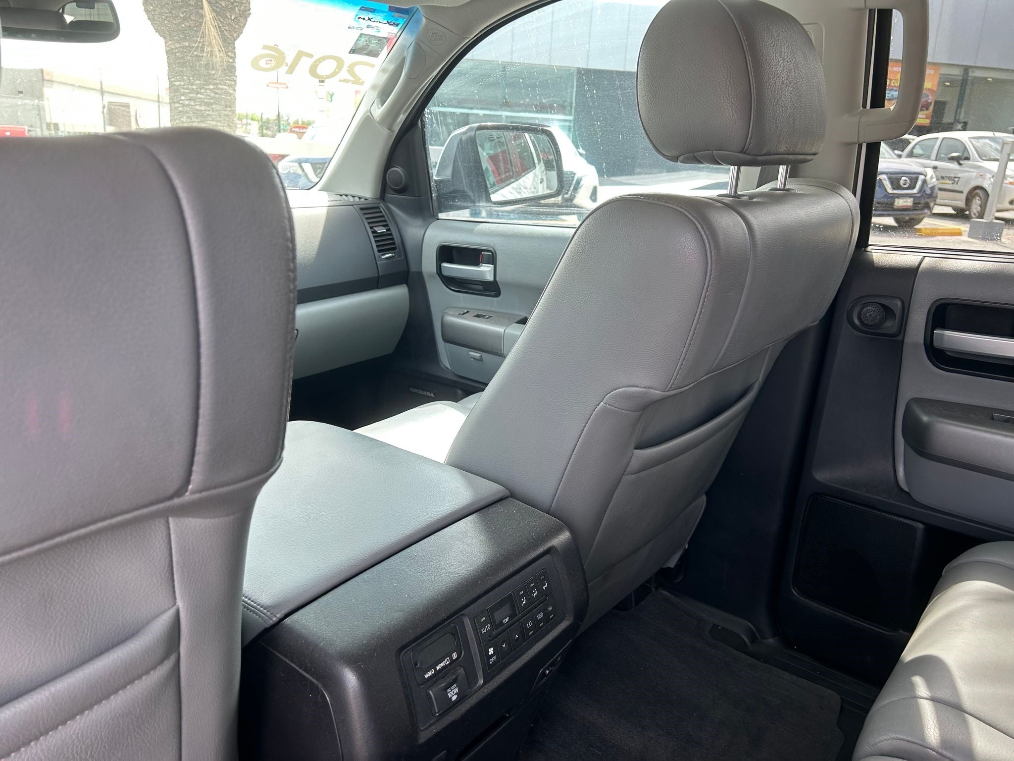 2016 Toyota Sequoia 5.7 Limited At